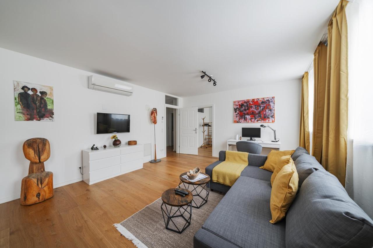 Business With Air Condition Apartamento